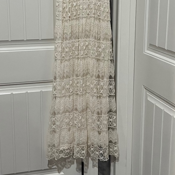 Women’s Dress - Picture 2 of 6